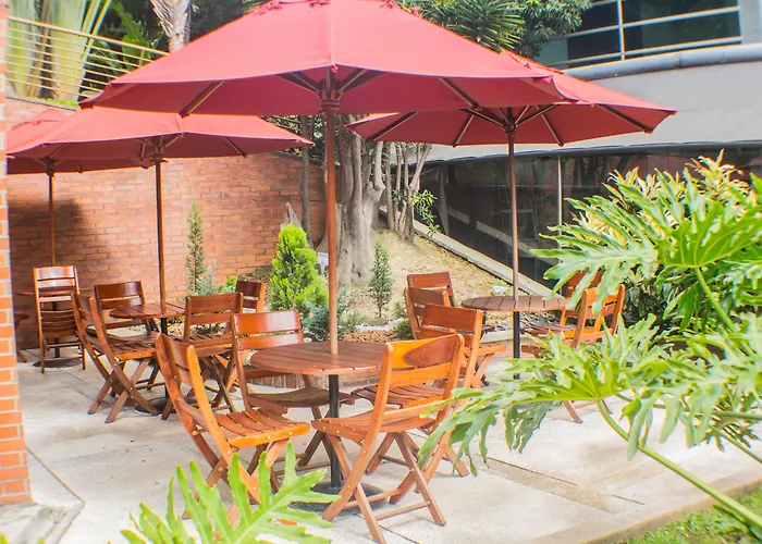Leblon Suites Hotel